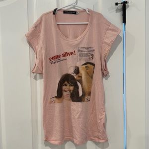 Dolce and Gabbana vintage men’s t-shirt but can be worn by anyone!